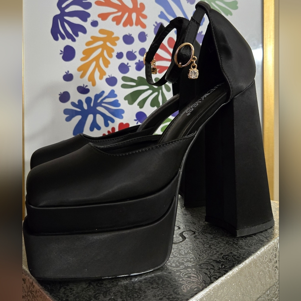 Elegant Black Platform Heels